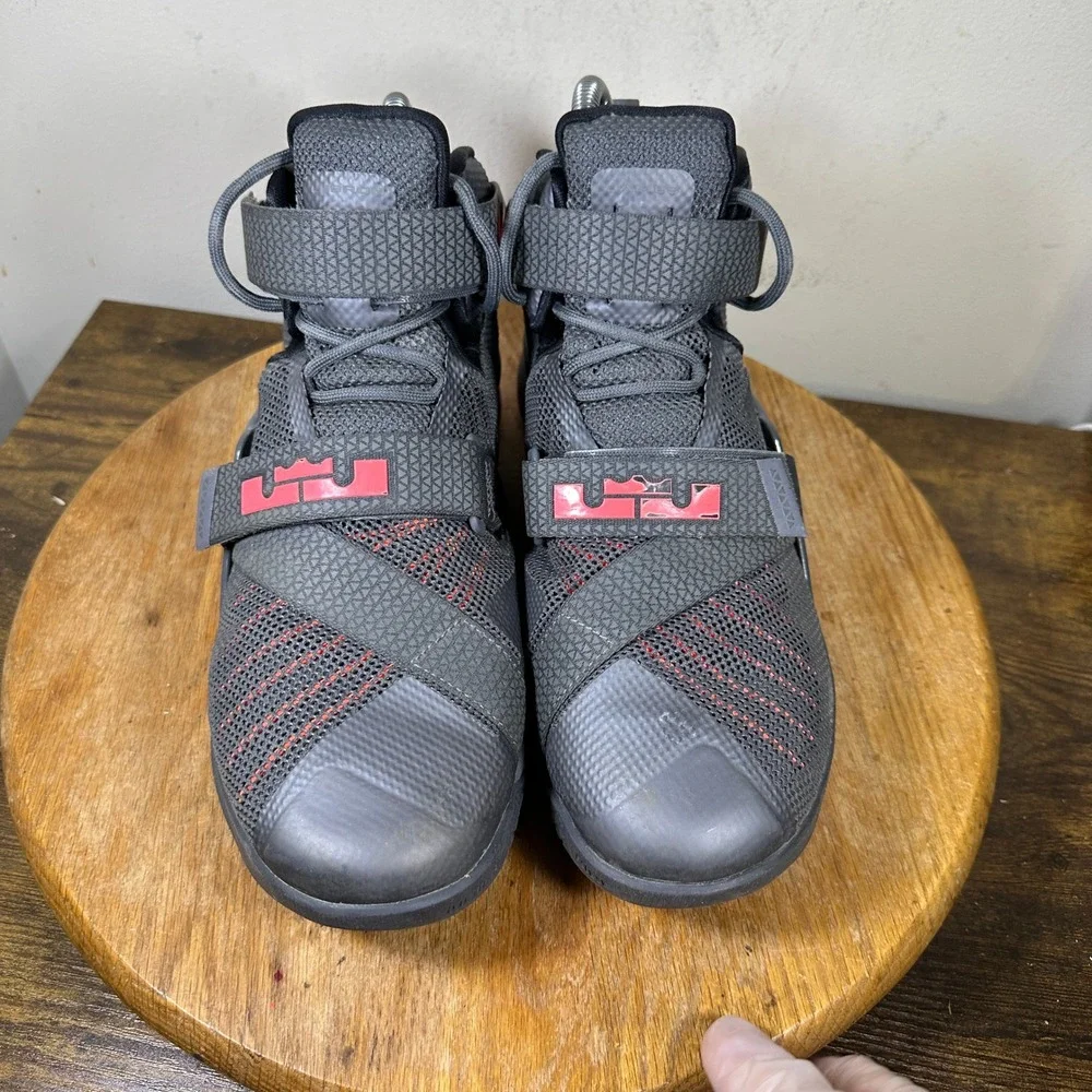 Nike LeBron Soldier 9 IX Dark Grey Crimson Basketball Shoes 749490-008 Mens 8